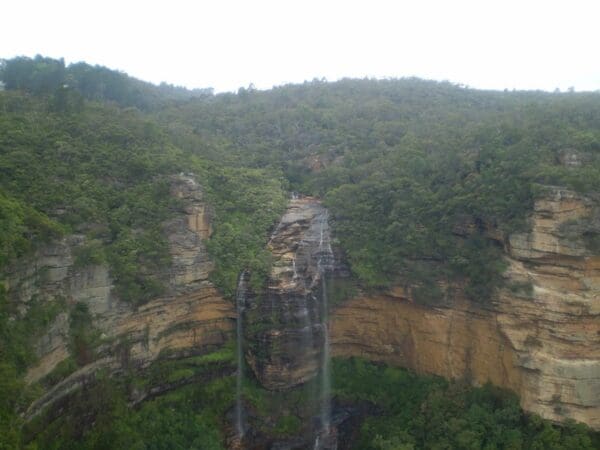 Under and over cliff walk 600x450