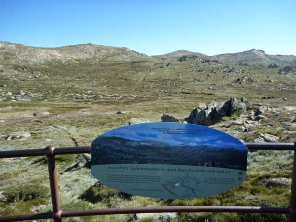 Thredbo to Cootapatamba Lookout Hike (7.5km) Kosciuszko walk thredbo to kosciuszko lookout 600x450