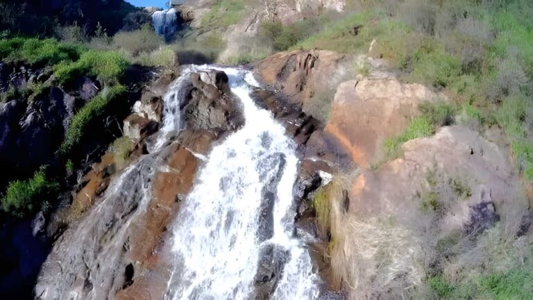 Lesmurdie falls walk (2km)