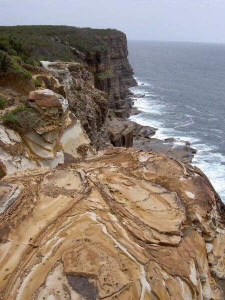 Little beach bombi moor and mt bouddi circuit track 450x600