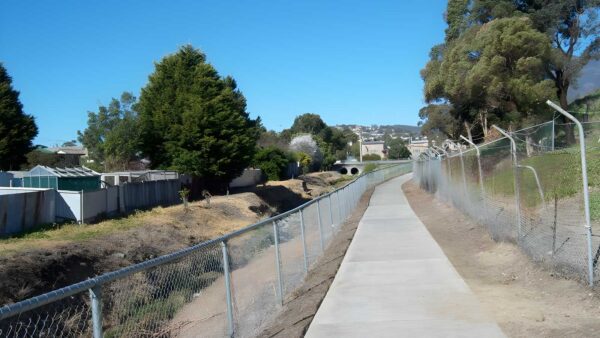 Barossa Creek Recreational Trail (1.6km) Barossa creek recreational trail (1. 6km)