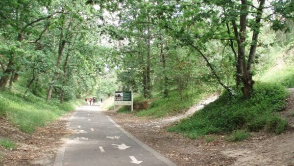 Outer circle rail trail 600x338