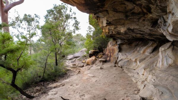 Attic cave walk (2km)