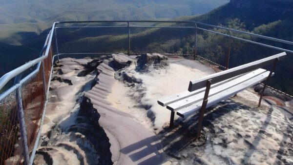 Elysian rock lookout track (200m)