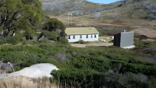 Schlink Hut Walk (22.4km) Schlink hut walk (22. 4km)