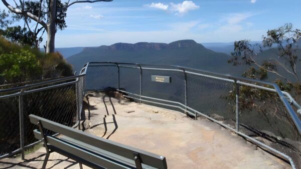 Echo point to eastern skyway station walk (2. 2km)