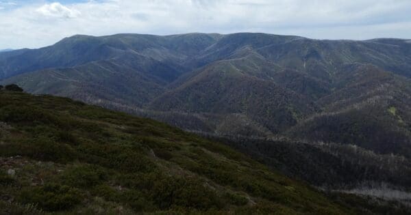 Falls to Hotham Alpine Crossing Hike (37km) Mt bogong circuit from falls creek via quartz ridge track and spur 600x315