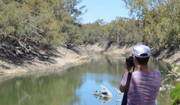 Kinchega homestead billabong walk trail hiking australia 600x352