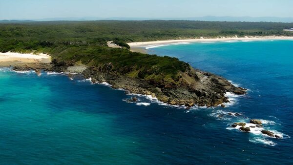Headland walking track (700m)