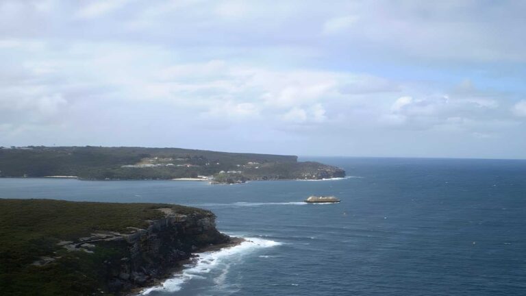 Spit Bridge to Manly Scenic Walkway Hike (9.1km) Spit bridge to manly scenic walkway hike (9. 1km)