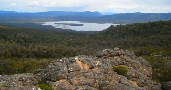 Hikes Lake wartook lookout to halls gap 600x315