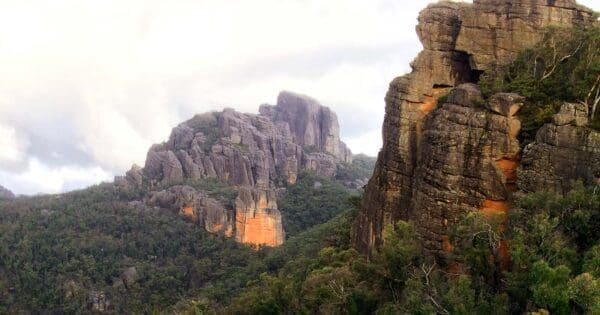 Day Hikes Australia The fortress from harrops track 600x315