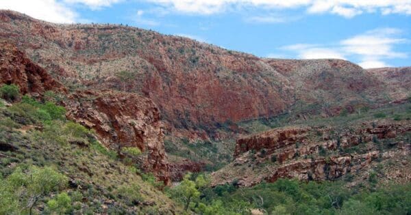 Kata Tjuta Valley of the Winds Walk (7.4km) Ormiston gorge to redbank gorge 600x315