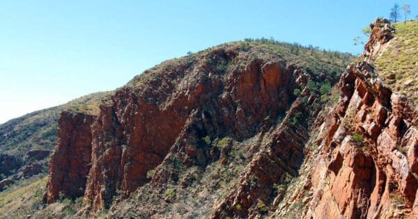 Kata Tjuta Valley of the Winds Walk (7.4km) Serpentine gorge 600x315