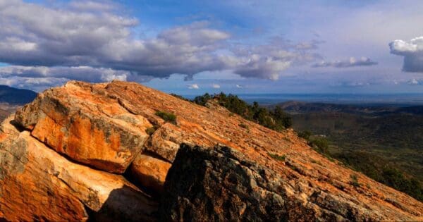 Devils peak walking trail 600x315