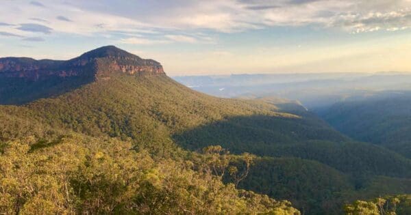 Ruined Castle Walking Track (8.5km) Scenic world to ruined castle 600x315