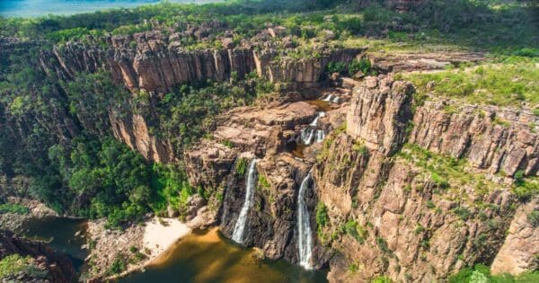 Twin falls plateau walk