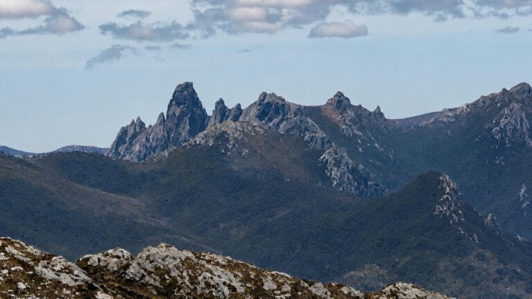 Federation peak hike (45km)