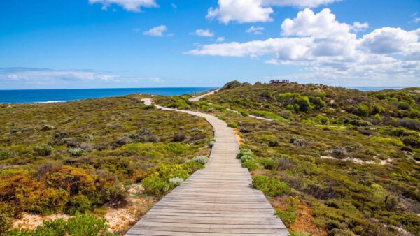 Three Bays Walkway (2.8km) Three bays walkway (2. 8km)